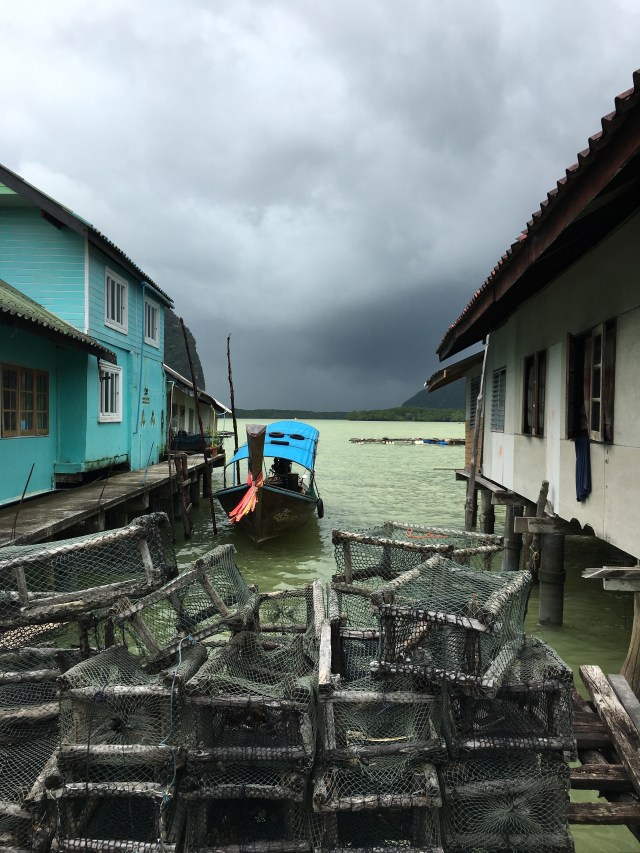 A floating fishing village outside of Phuket, Thaliand
